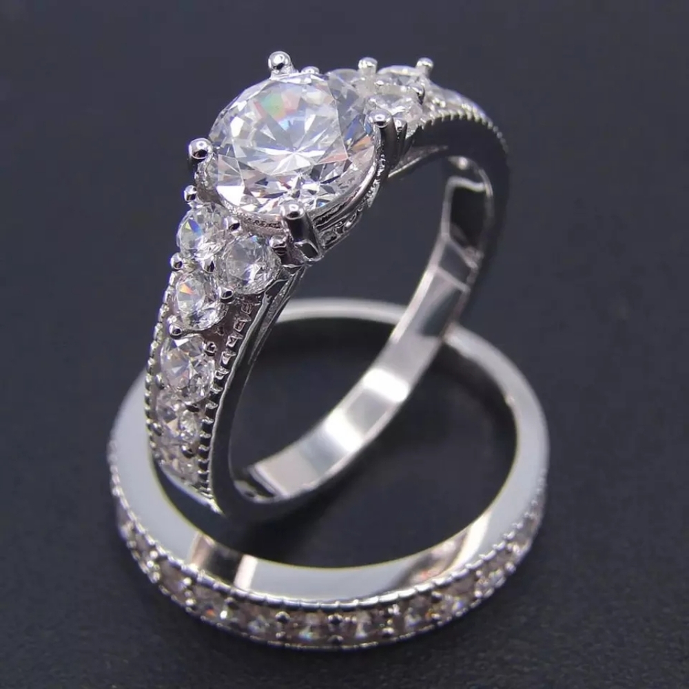 Elegant Wedding Ring Set
